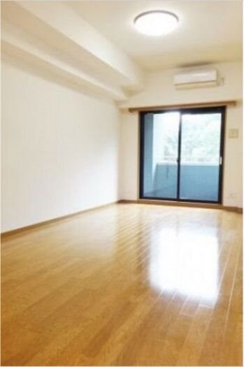 レジディア上野池之端の物件内観写真