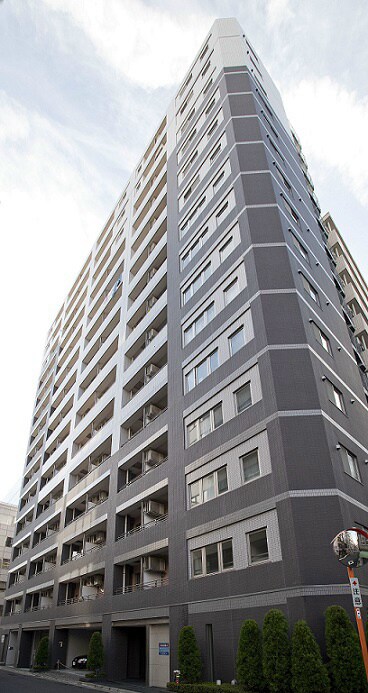 レジディア三越前の物件外観写真