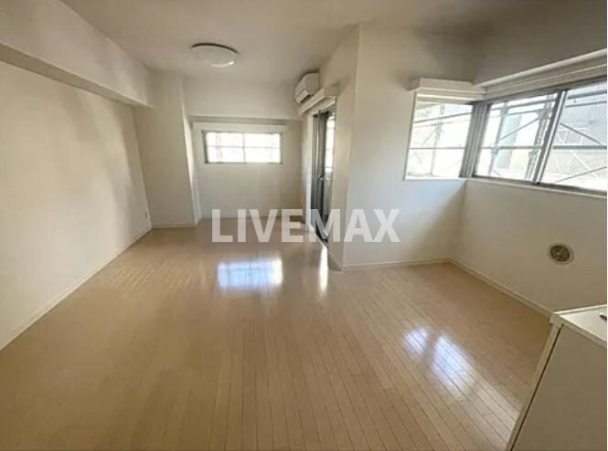 ラグジュアリーアパートメント御徒町の物件内観写真