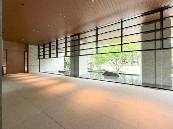 白金ザ・スカイ東棟の物件外観写真