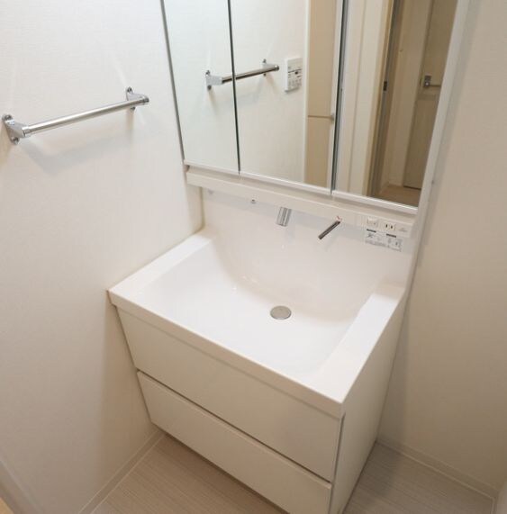 グローリオシェルト東京八丁堀の物件外観写真