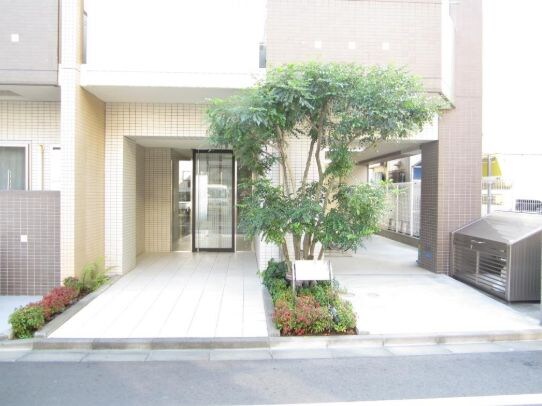 ラ・フロルの物件外観写真