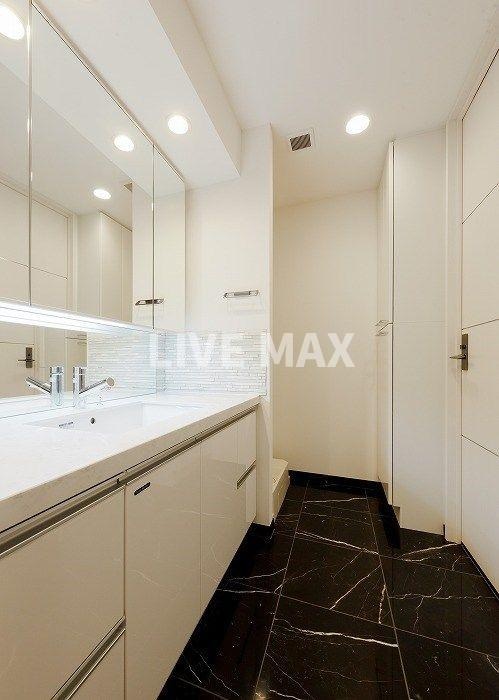 グランドコンシェルジュ六本木の物件内観写真