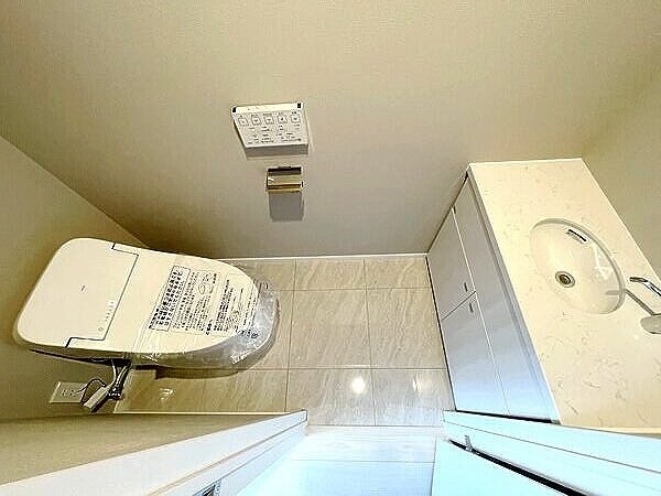 オーパスレジデンス南青山の物件内観写真