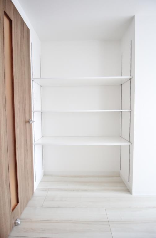 イート アパートメント ヴェリタスの物件内観写真