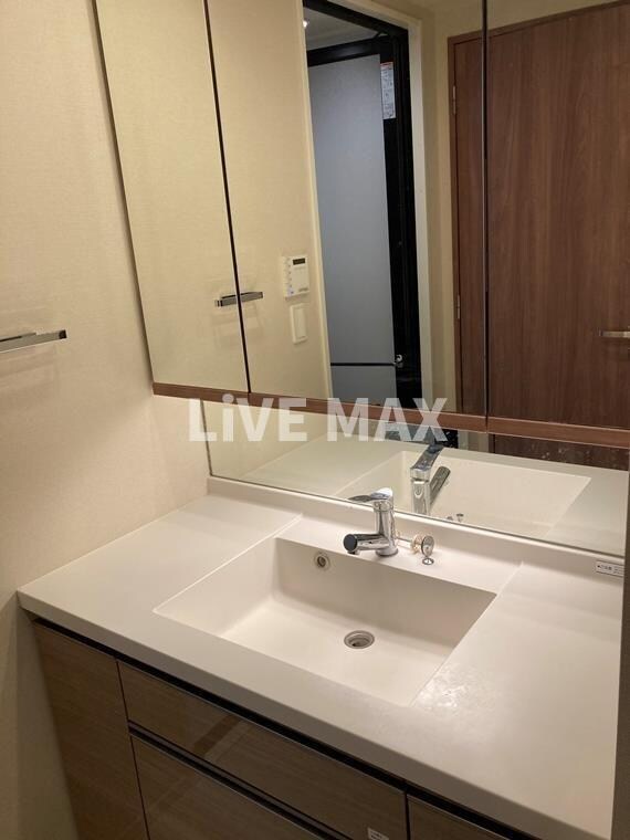 ＧＬＯＢＡＬ　ＦＲＯＮＴ　ＴＯＷＥＲの物件内観写真