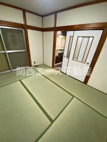 六万寺町１丁目貸家の物件内観写真