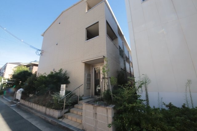 レジデンスファーベスの物件外観写真