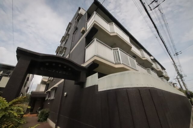 セレニティ武庫之荘の物件外観写真