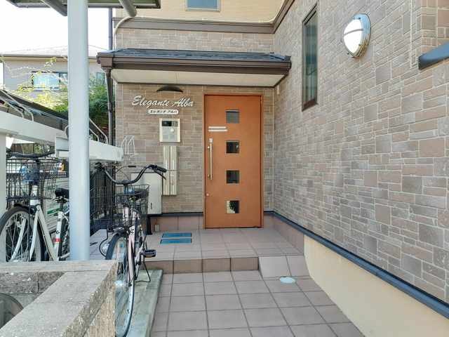 エレガンテアルバの物件外観写真