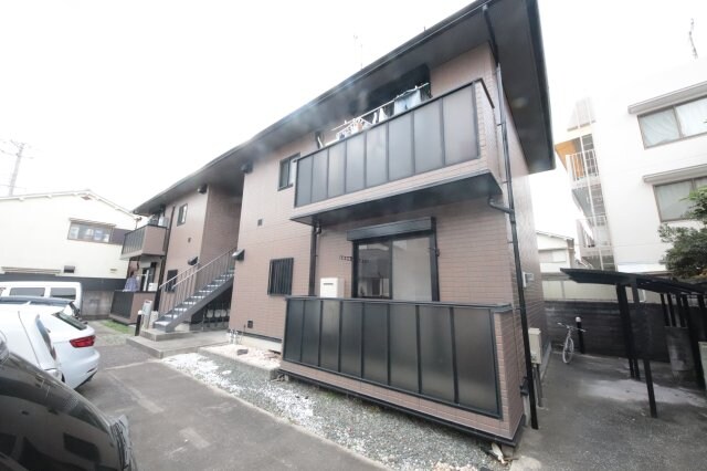 ハイツ・ツゥ・サティの物件外観写真