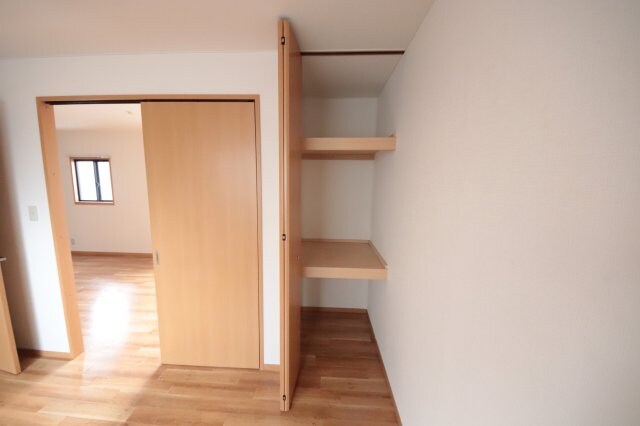 ハイツ・ツゥ・サティの物件内観写真