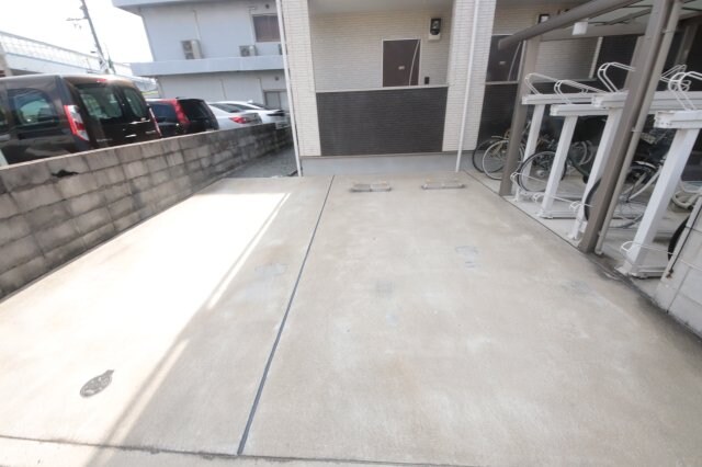 アズール尼崎の物件外観写真