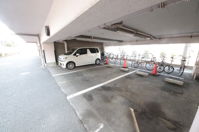 サリュー塚口の物件外観写真