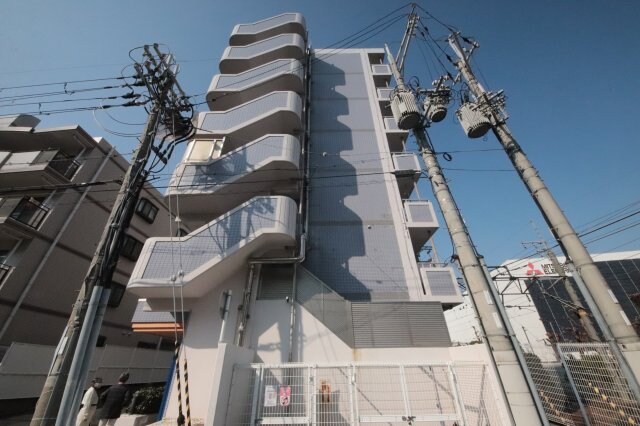 サリュー塚口の物件外観写真