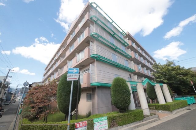 ユニテソリステ津門川の物件外観写真