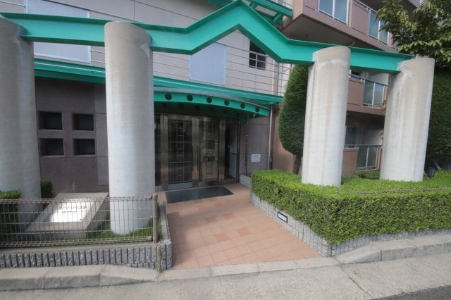 ユニテソリステ津門川の物件外観写真