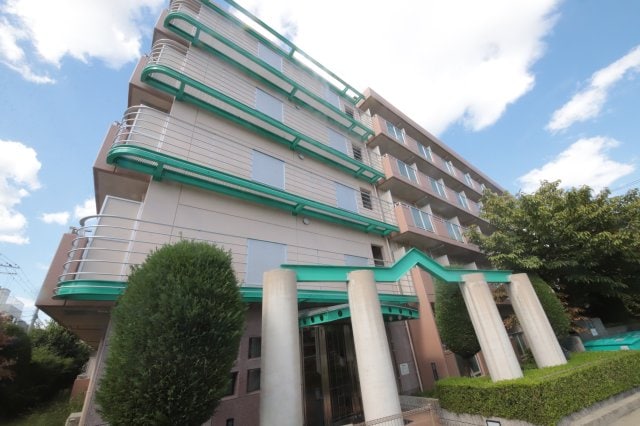 ユニテソリステ津門川の物件外観写真