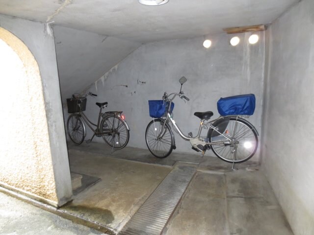 シャルル香里園の物件外観写真