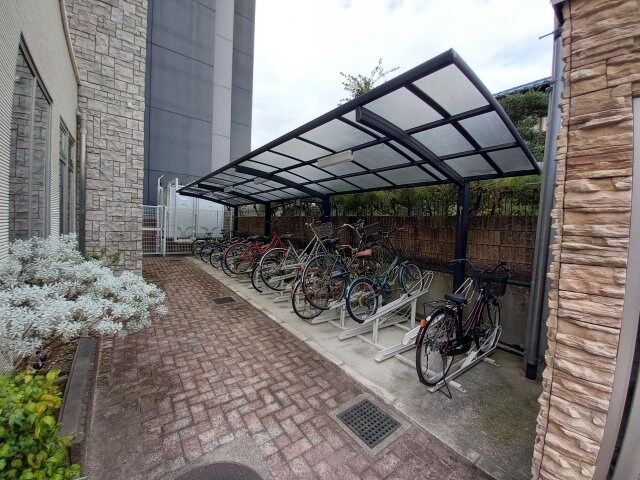 ロータリーマンション香里西之町の物件外観写真