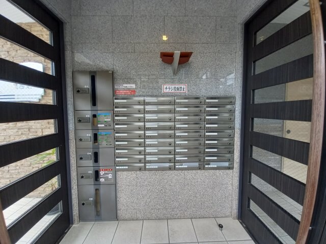 ロータリーマンション香里西之町の物件外観写真