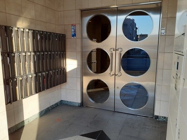 リバーイースト・クレムリンの物件外観写真