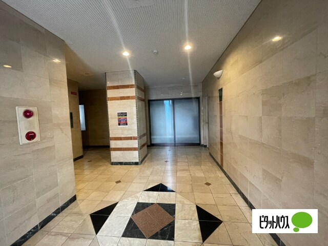 リバーイースト・クレムリンの物件外観写真