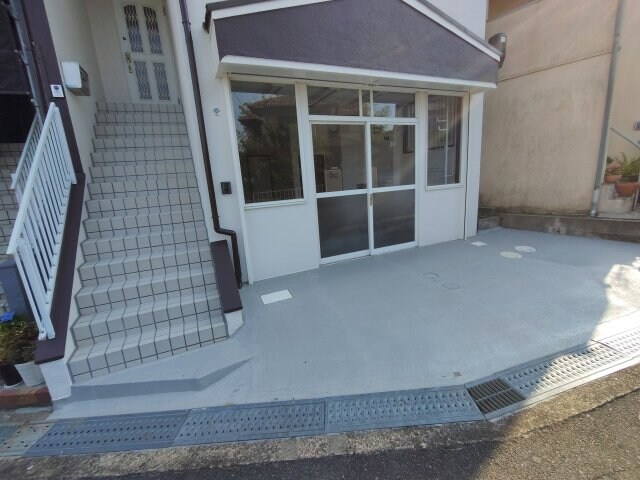 藤阪駅 徒歩46分 1階の物件外観写真