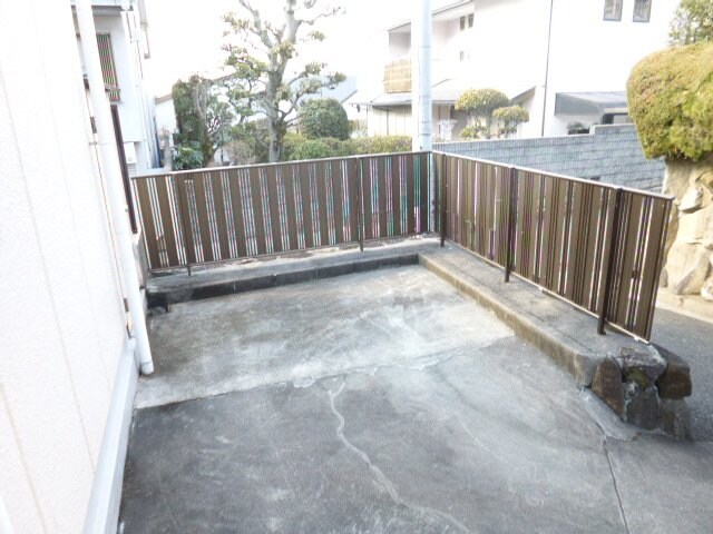 ハイネス香里の物件外観写真