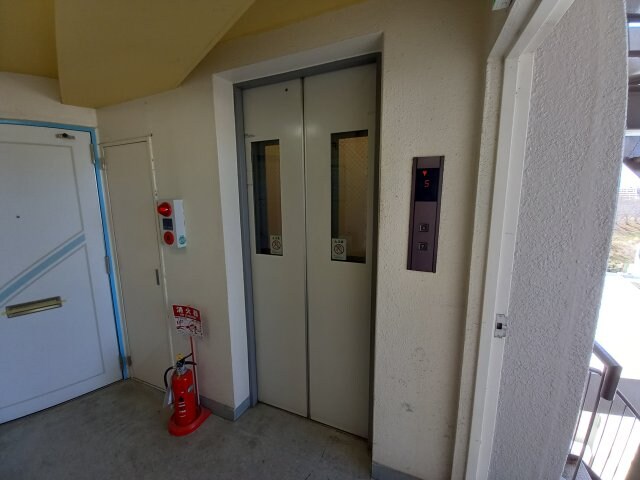 マンションベガの物件外観写真