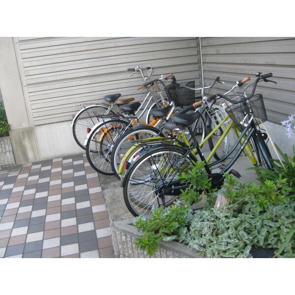 フロンティア長尾の物件外観写真