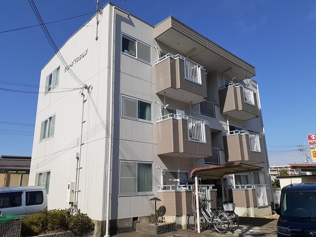 グリーンマンションの物件外観写真