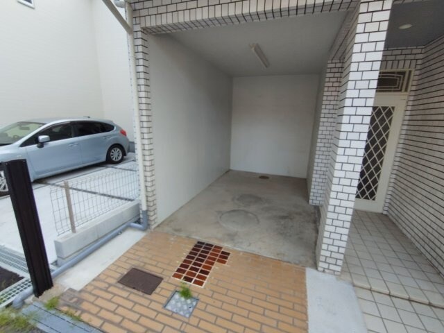 寝屋川市駅 バス15分  仁和寺下車：停歩4分 1階の物件外観写真