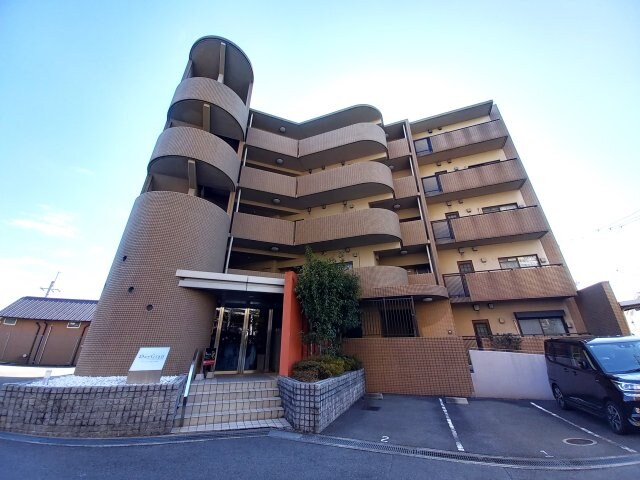 デイグラン枚方公園の物件外観写真