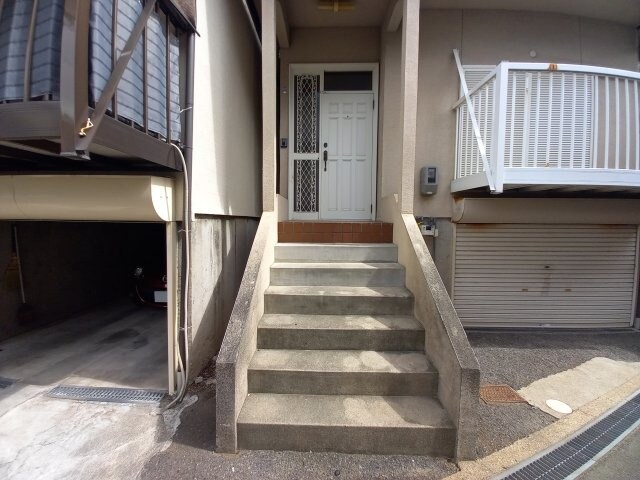 牧野駅 バス8分  招提中町下車：停歩9分 1階の物件外観写真