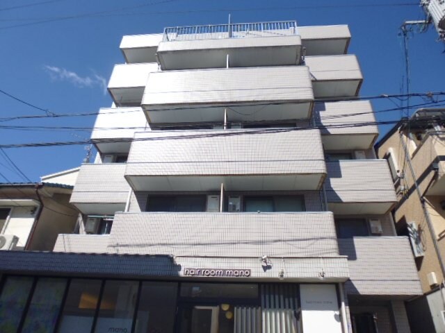 ジュネステンの物件外観写真