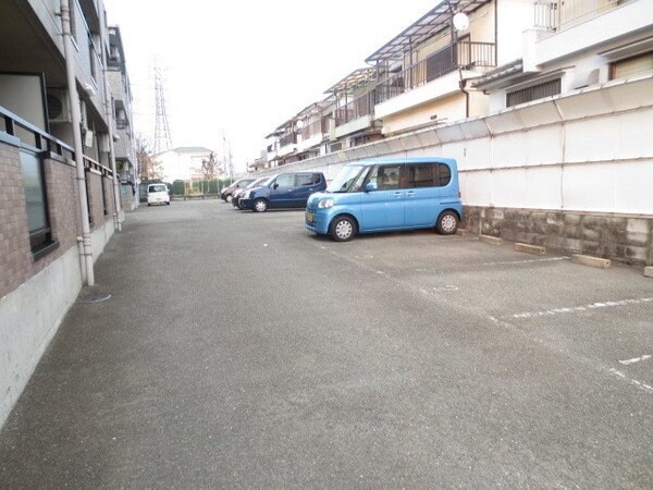 ラヴェニュー西牧野の物件外観写真