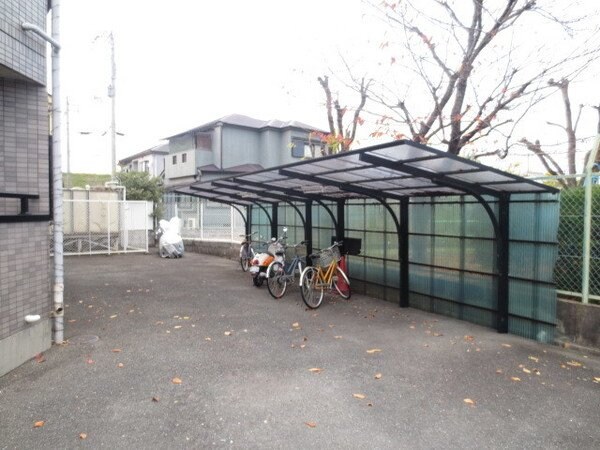 ラヴェニュー西牧野の物件外観写真