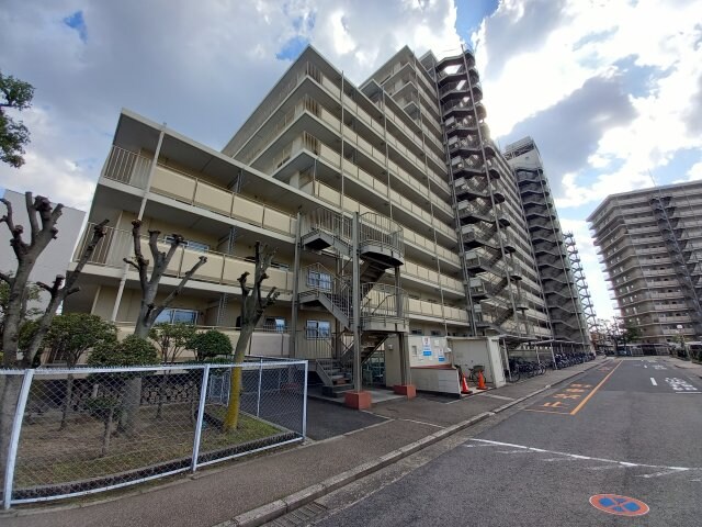 寝屋川サンハイツB棟の物件外観写真