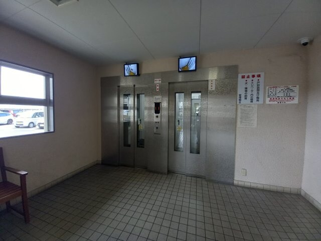 寝屋川サンハイツB棟の物件外観写真