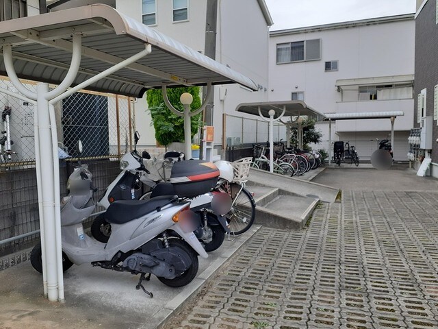 ラ・フローレンスの物件外観写真