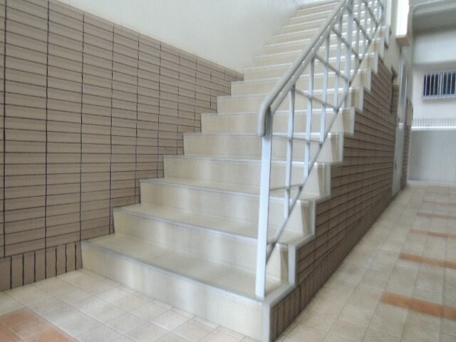 アバンザール香里園の物件外観写真