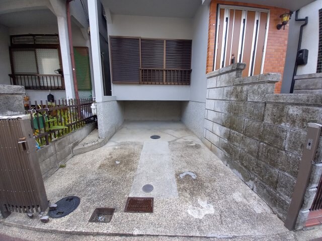 藤阪駅 徒歩11分 1階の物件外観写真