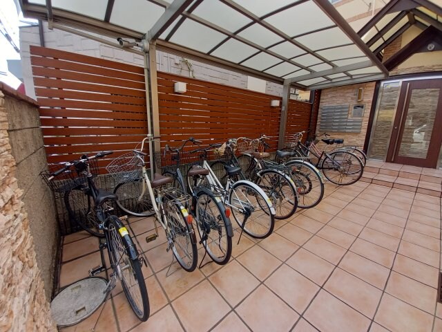 シャルマン香里の物件外観写真