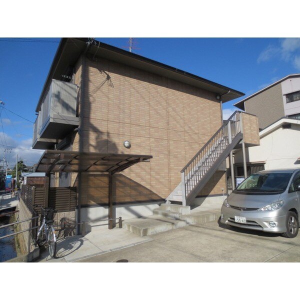 プランギ私部の物件外観写真