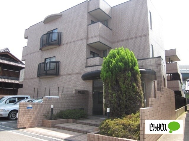 ネストクレールの物件外観写真