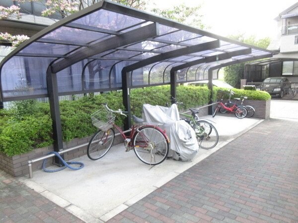 アリープガーデンＢ棟の物件外観写真