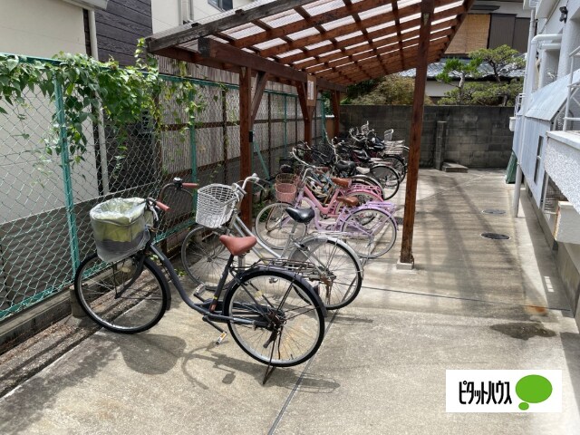 翠香マンションの物件外観写真