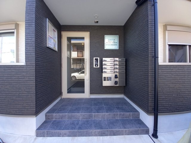 ジーメゾン枚方南中振の物件外観写真