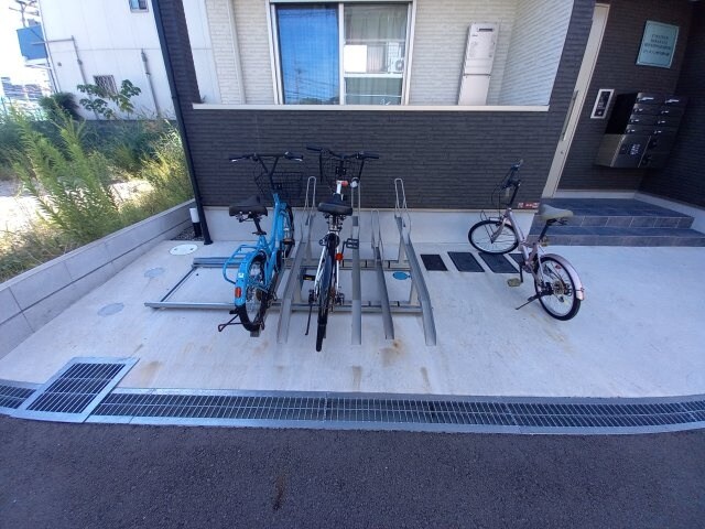 ジーメゾン枚方南中振の物件外観写真